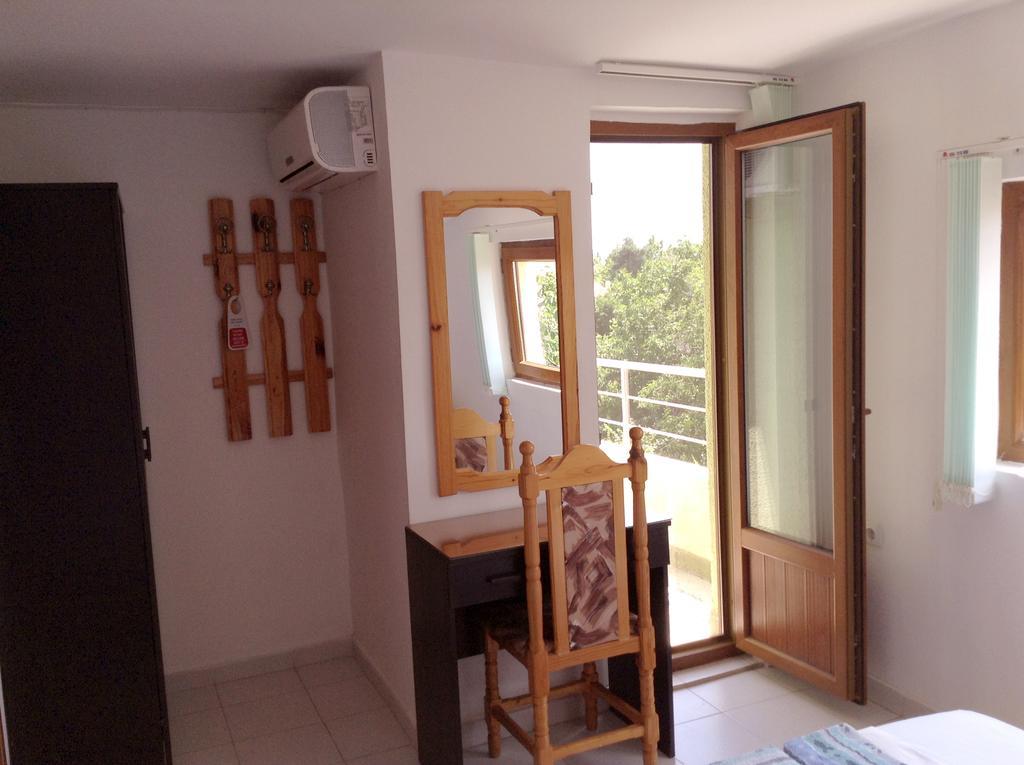Guest House Yavorov Tschernomorez Zimmer foto